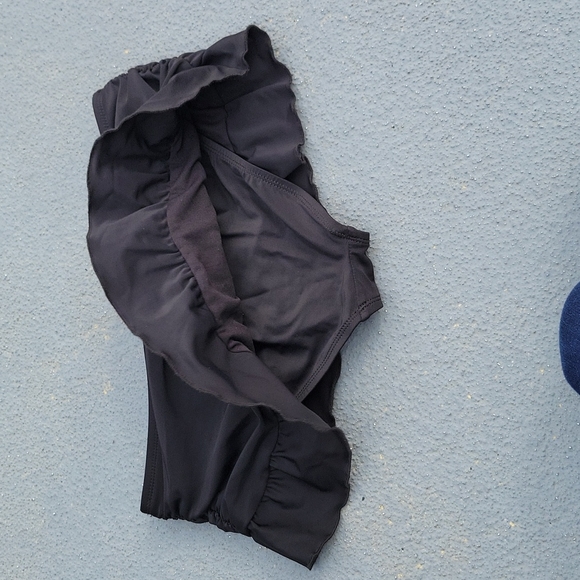 Kenneth Cole Reaction Black Swimsuit Bottoms - Picture 3 of 14